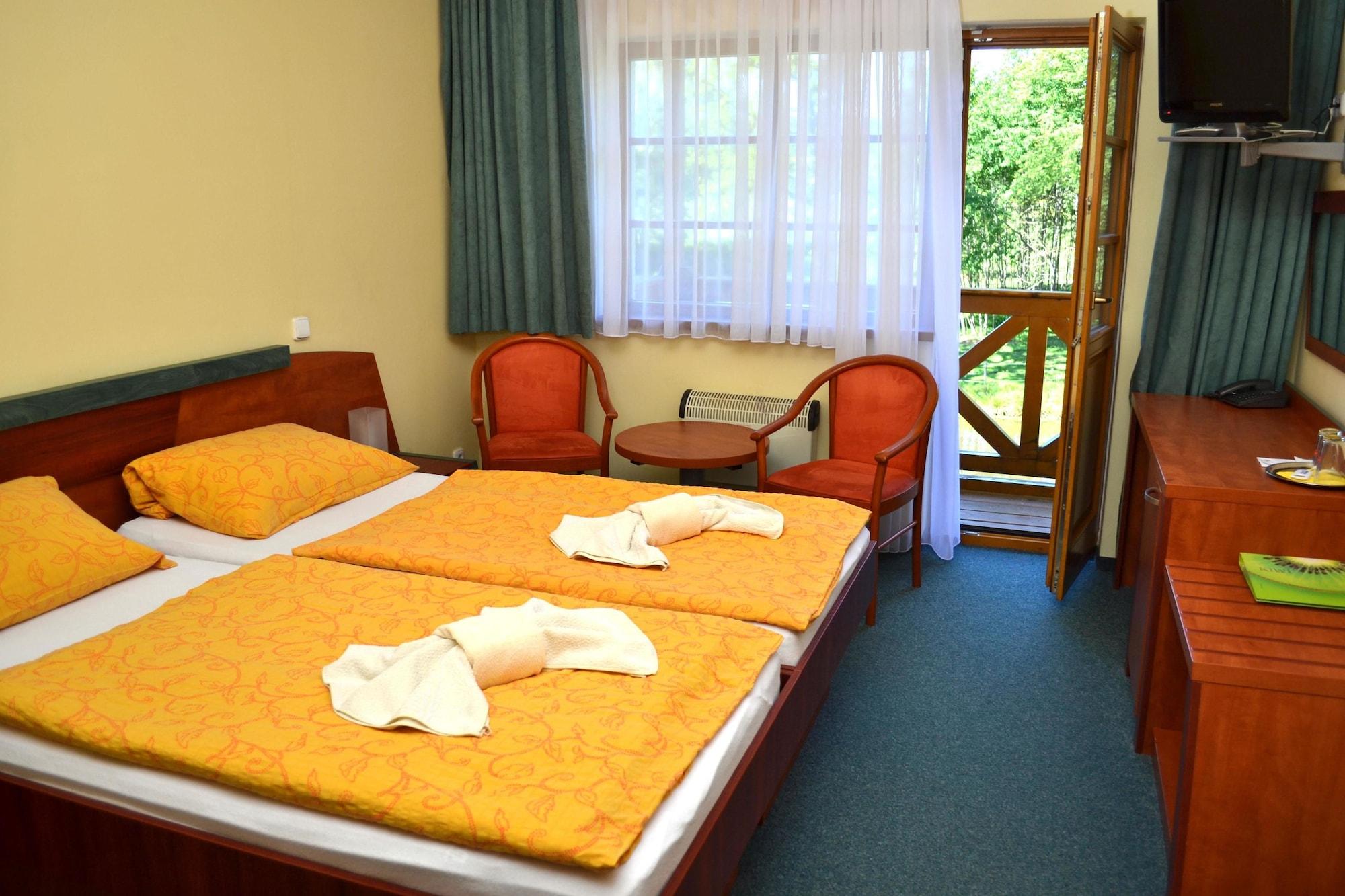 Hotel Resort Stein Cheb Esterno foto