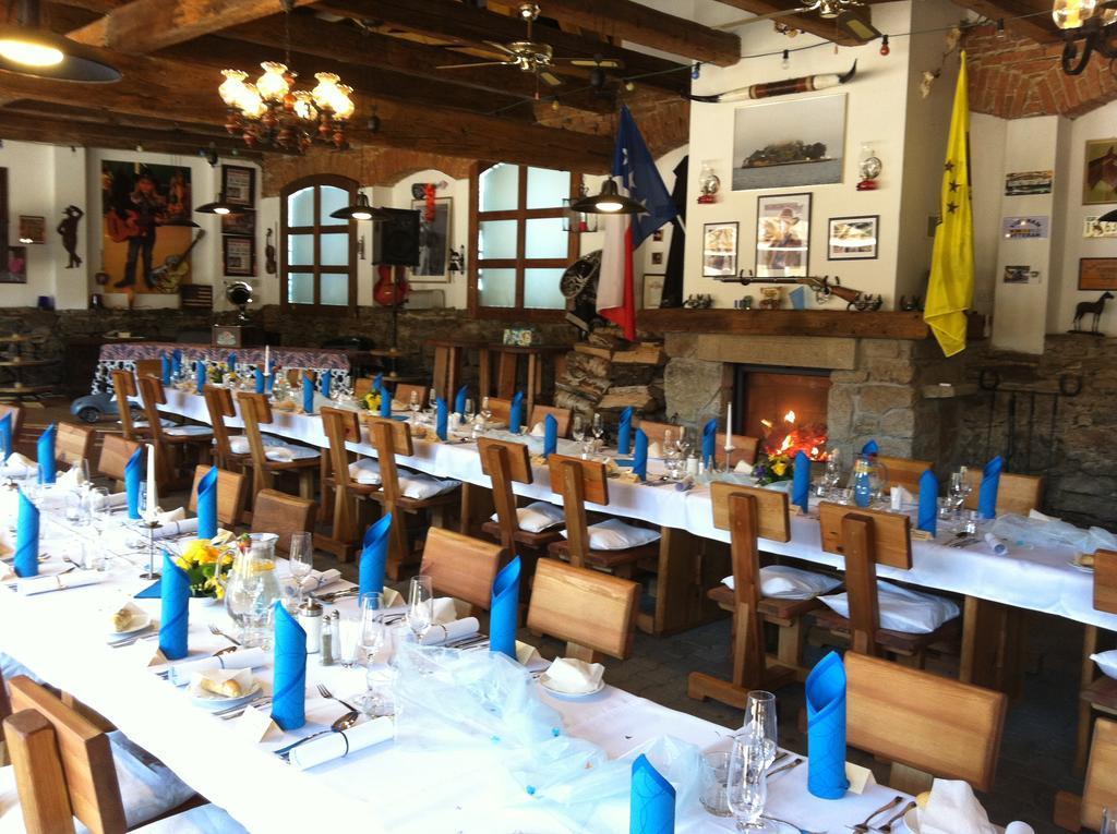 Hotel Resort Stein Cheb Esterno foto