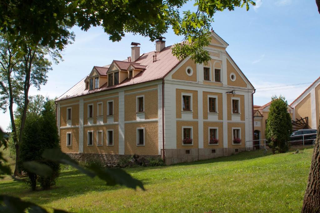 Hotel Resort Stein Cheb Esterno foto