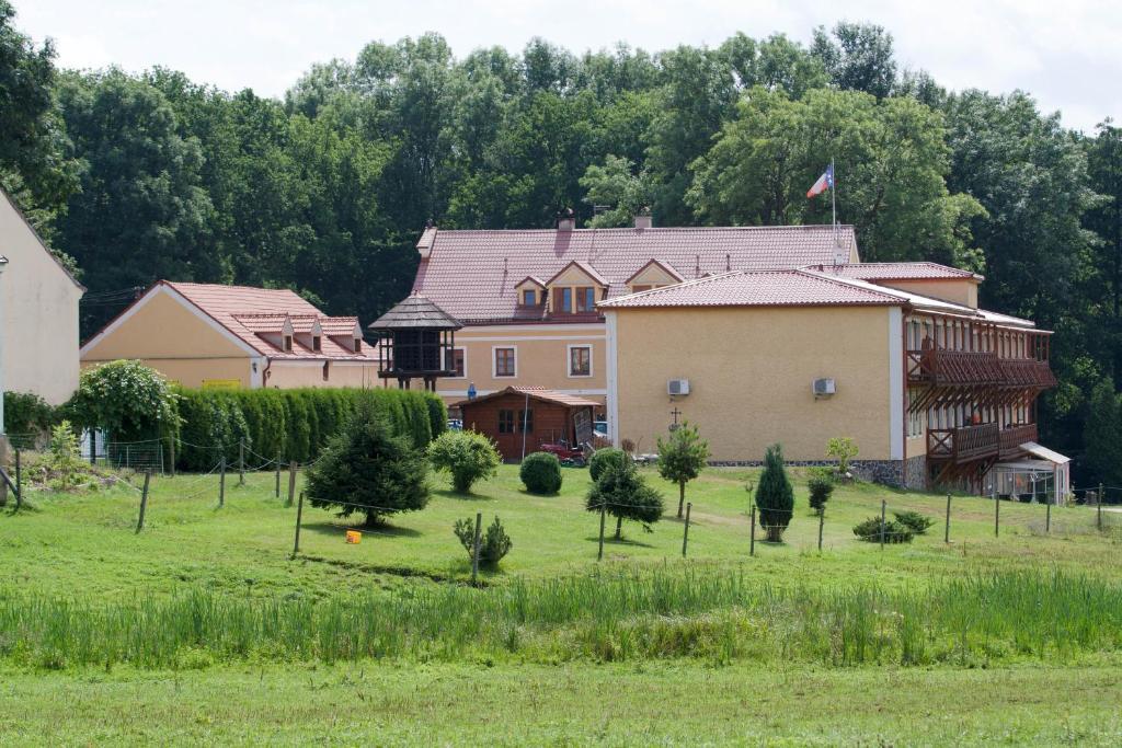 Hotel Resort Stein Cheb Esterno foto