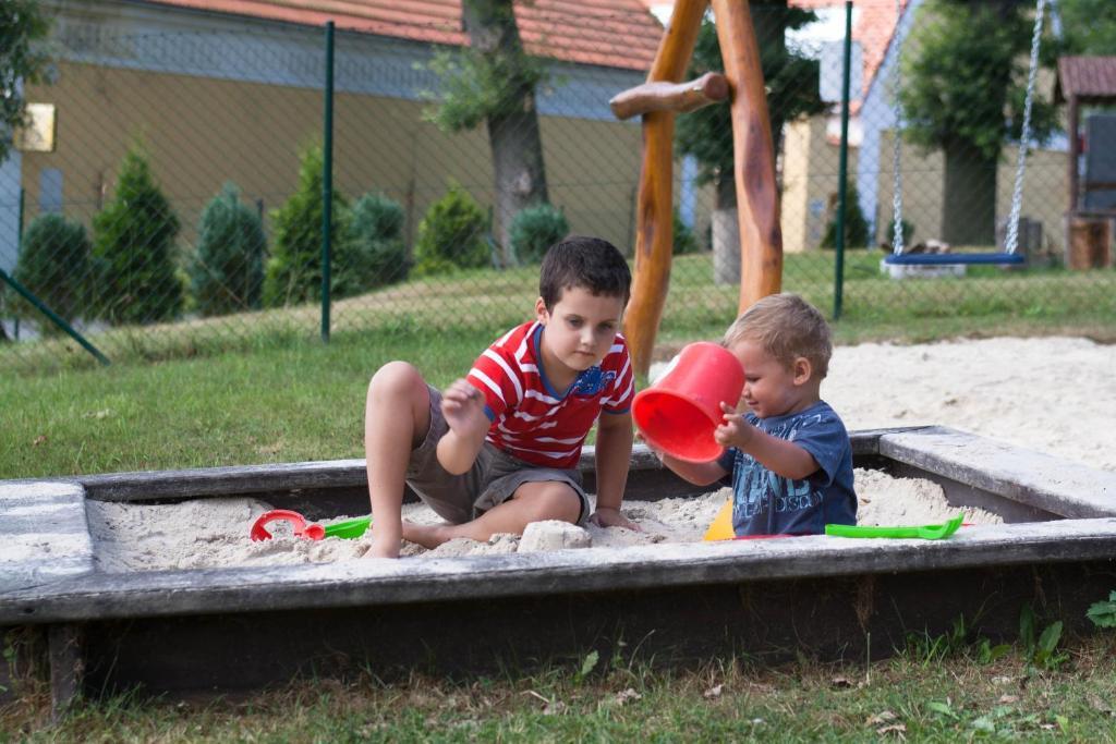 Hotel Resort Stein Cheb Esterno foto