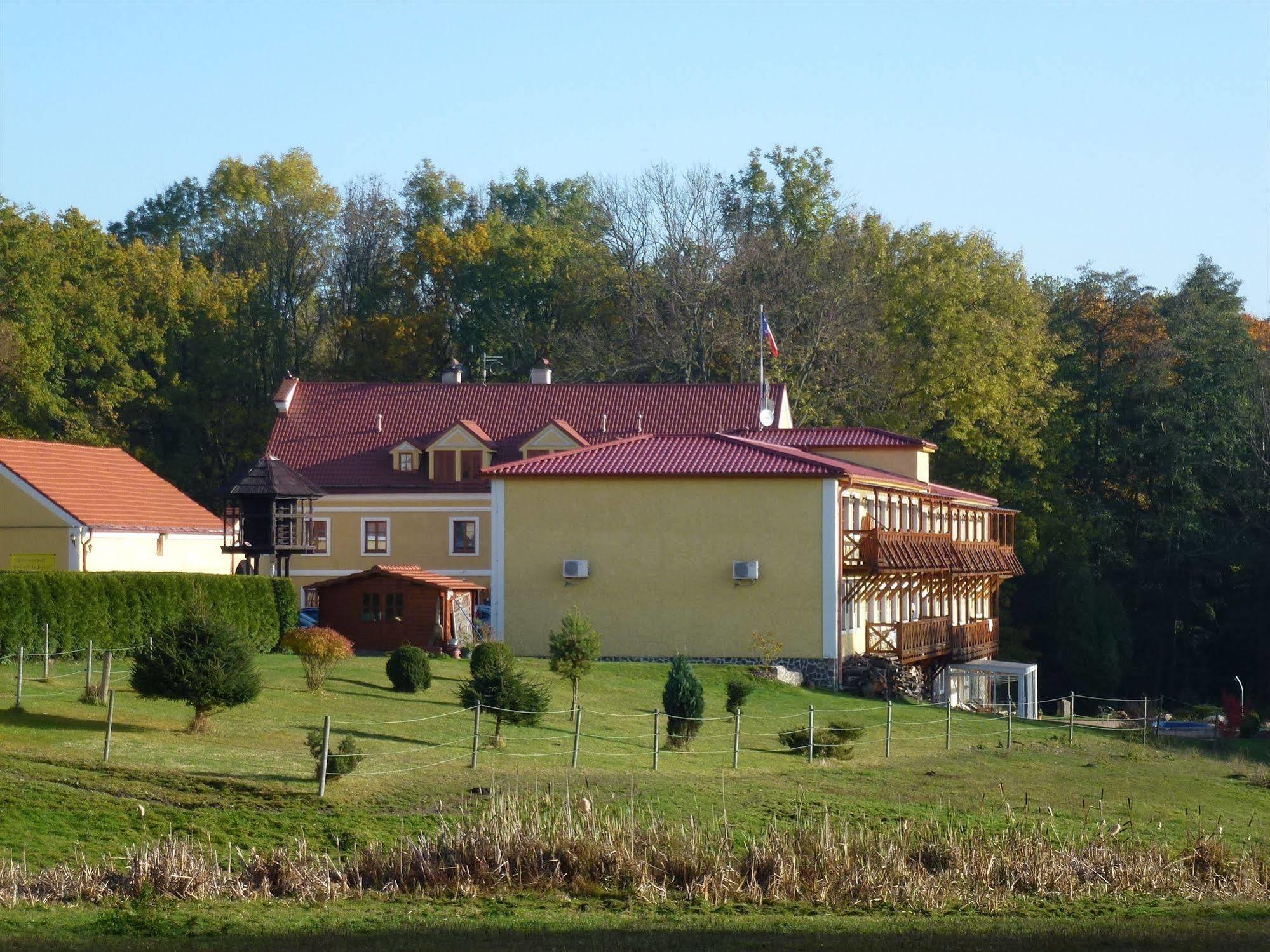 Hotel Resort Stein Cheb Esterno foto