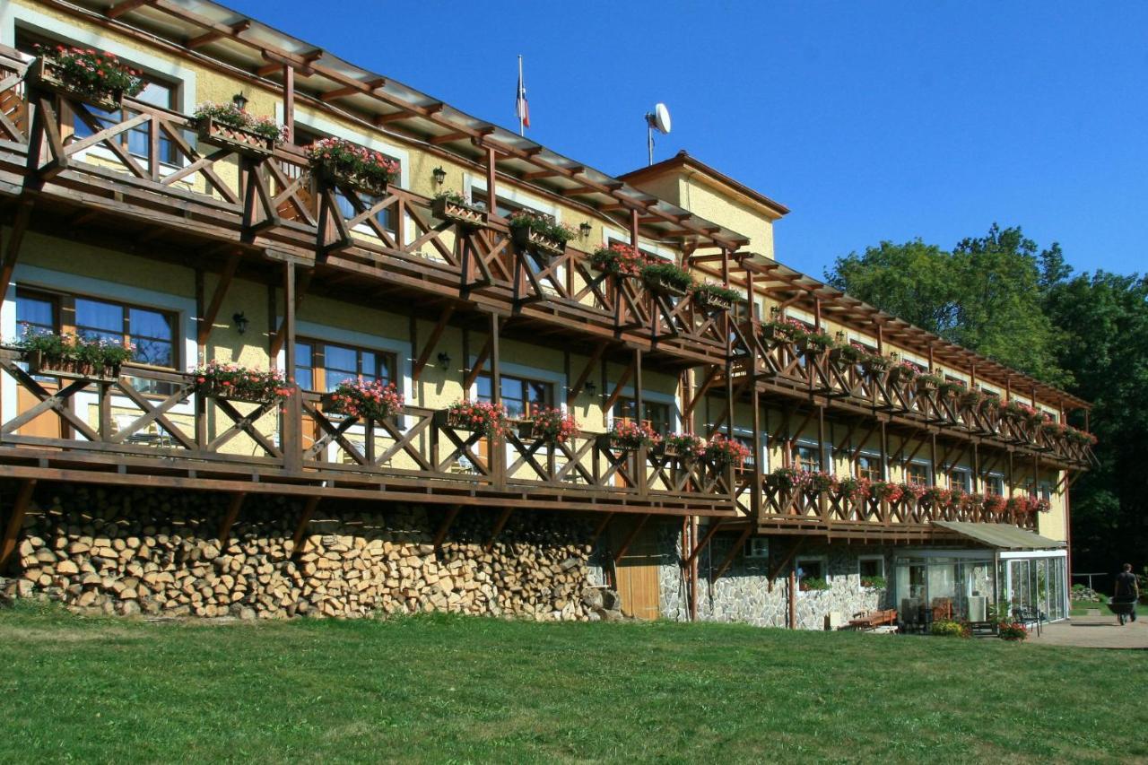 Hotel Resort Stein Cheb Esterno foto