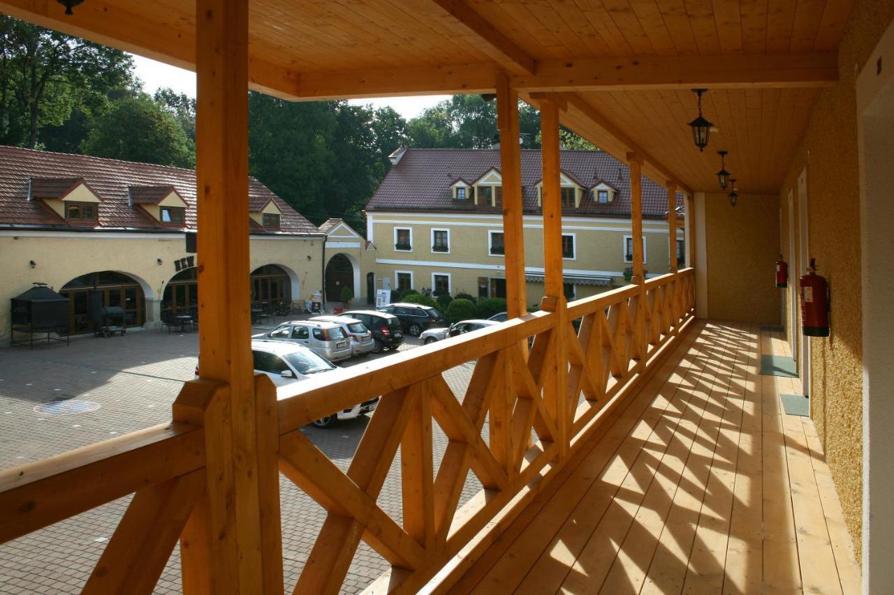 Hotel Resort Stein Cheb Esterno foto